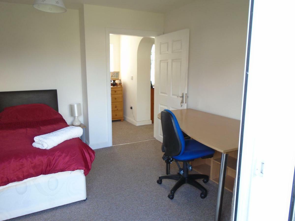 Tea In Liverpool - Private - Quiet - Ground Floor - En-Suite - Walk-In-Shower Kültér fotó