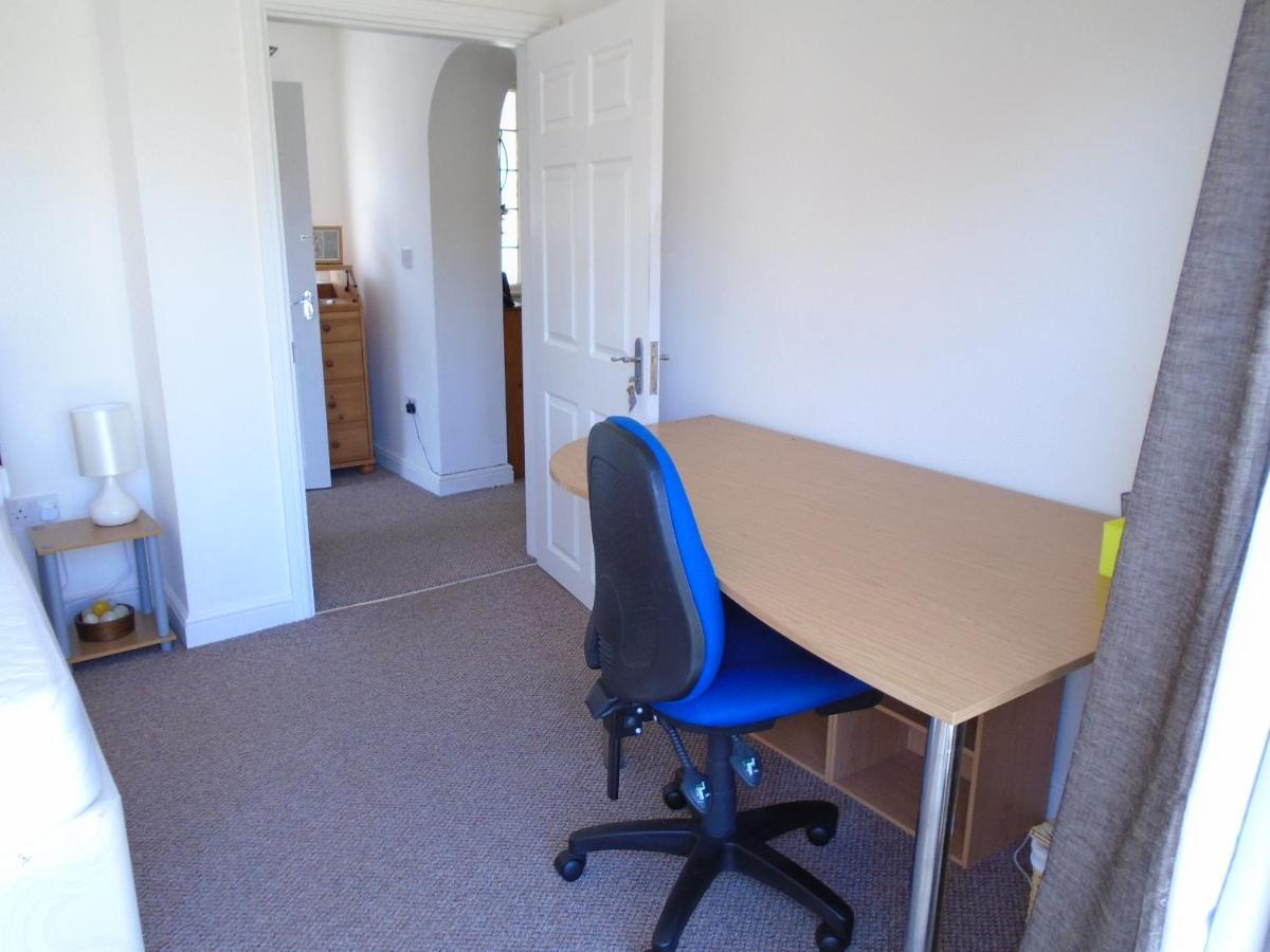 Tea In Liverpool - Private - Quiet - Ground Floor - En-Suite - Walk-In-Shower Kültér fotó