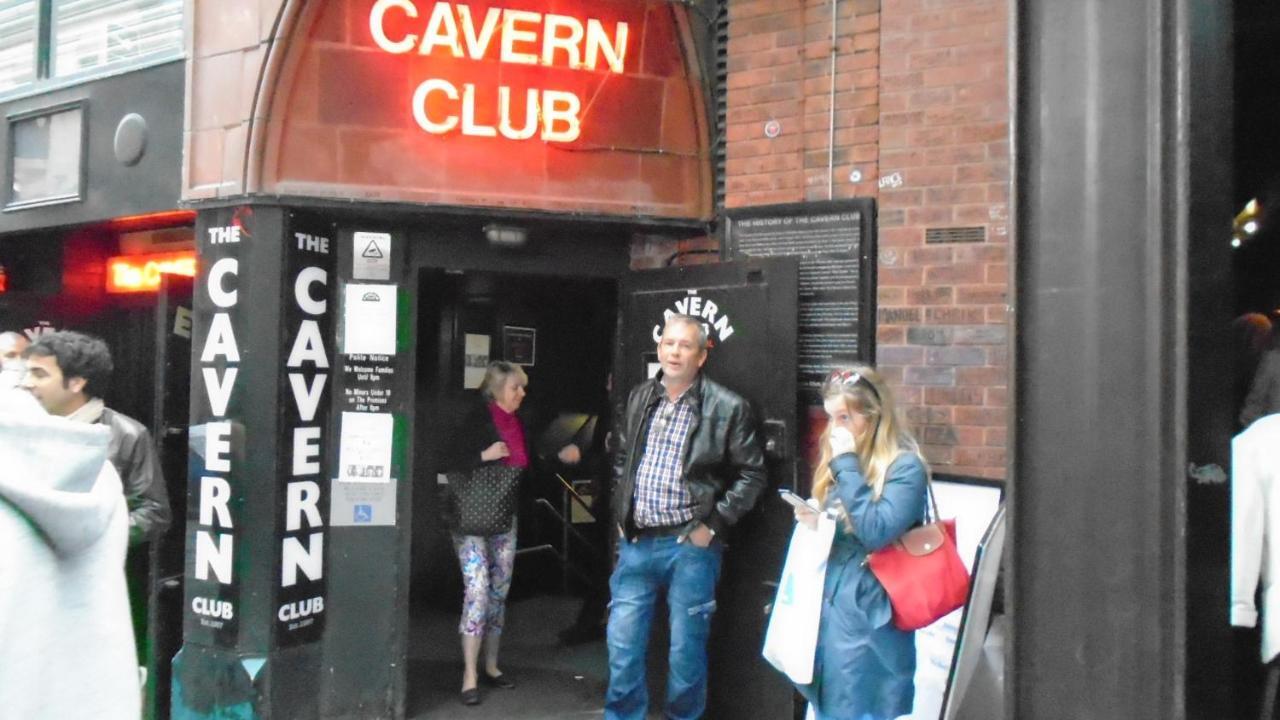 Tea In Liverpool - Private - Quiet - Ground Floor - En-Suite - Walk-In-Shower Kültér fotó